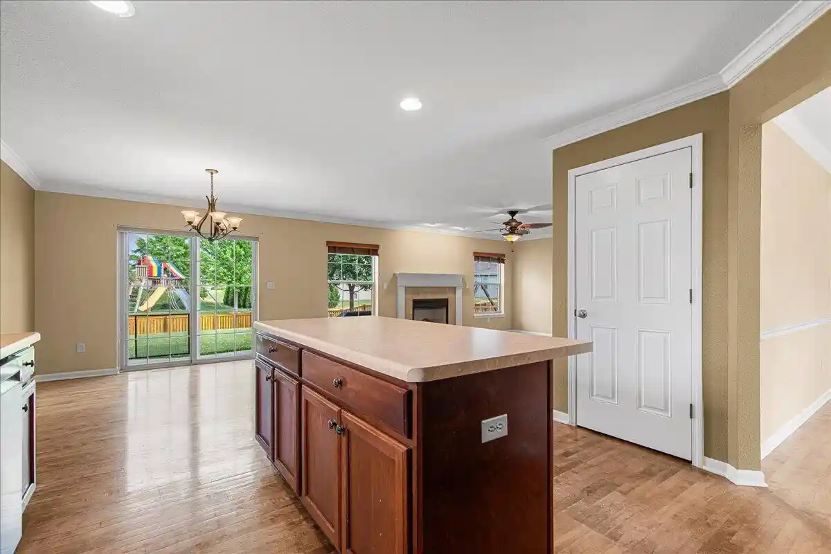 Homes for sale in Slinger, WI | 550 Lambert Dr Dr, Slinger, WI 53086 | MLS# 1966756