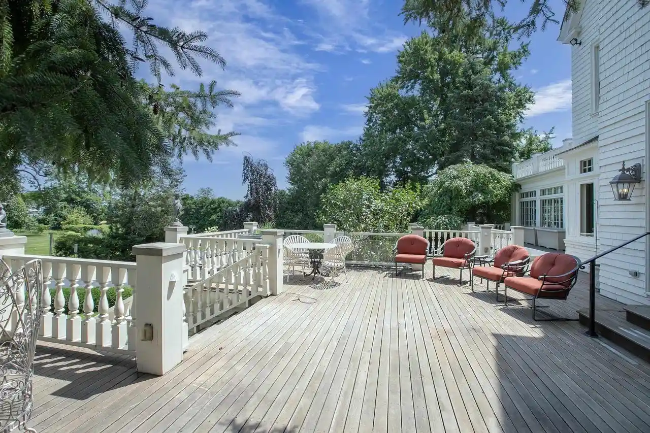 2nd image of 402 E Wisconsin Avenue Avenue, Neenah, WI 54956 | MLS# 50327245