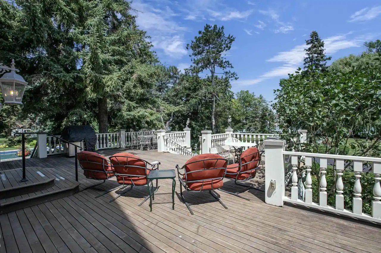 3rd image of 402 E Wisconsin Avenue Avenue, Neenah, WI 54956 | MLS# 50327245