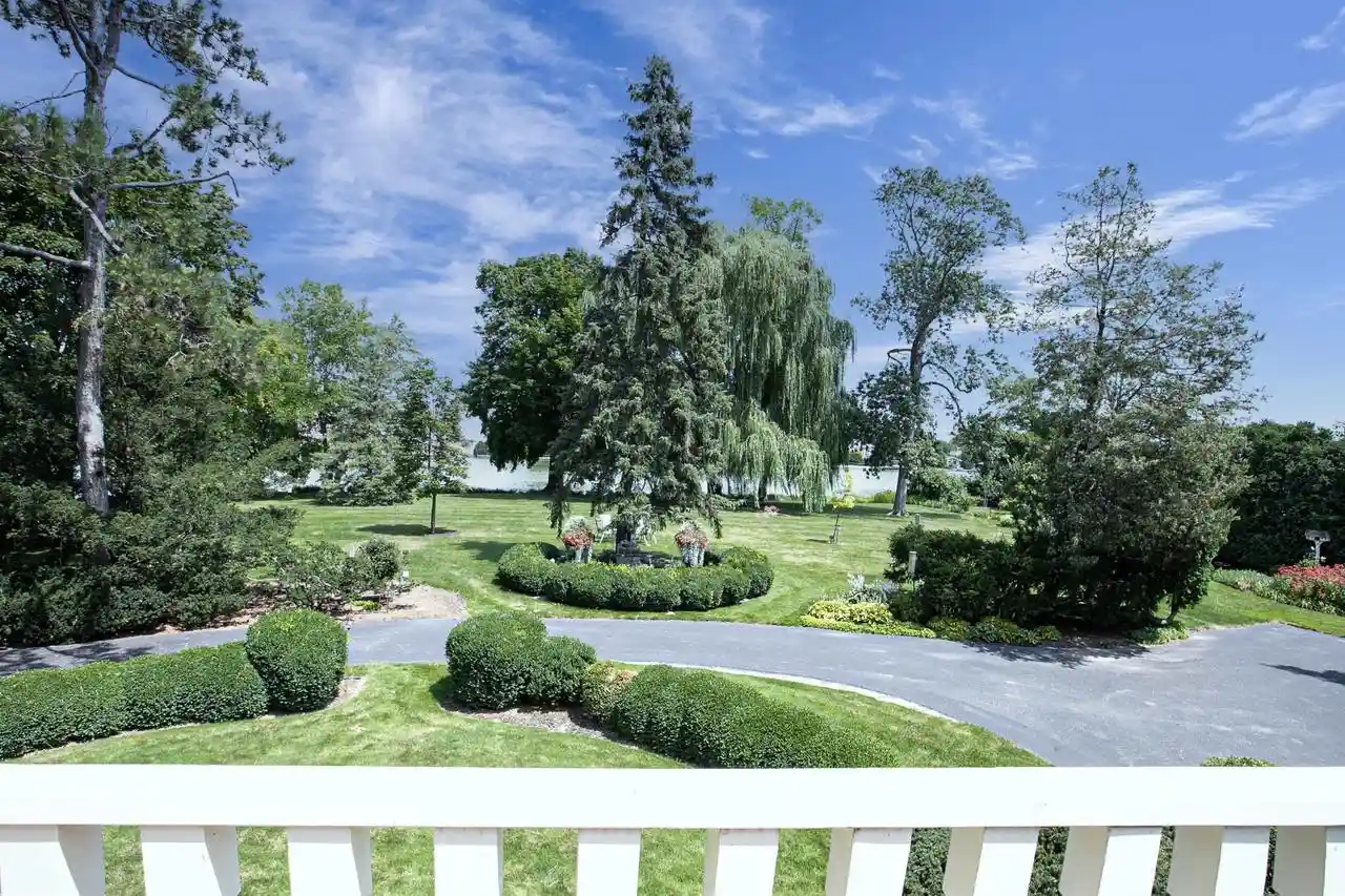 4th image of 402 E Wisconsin Avenue Avenue, Neenah, WI 54956 | MLS# 50327245