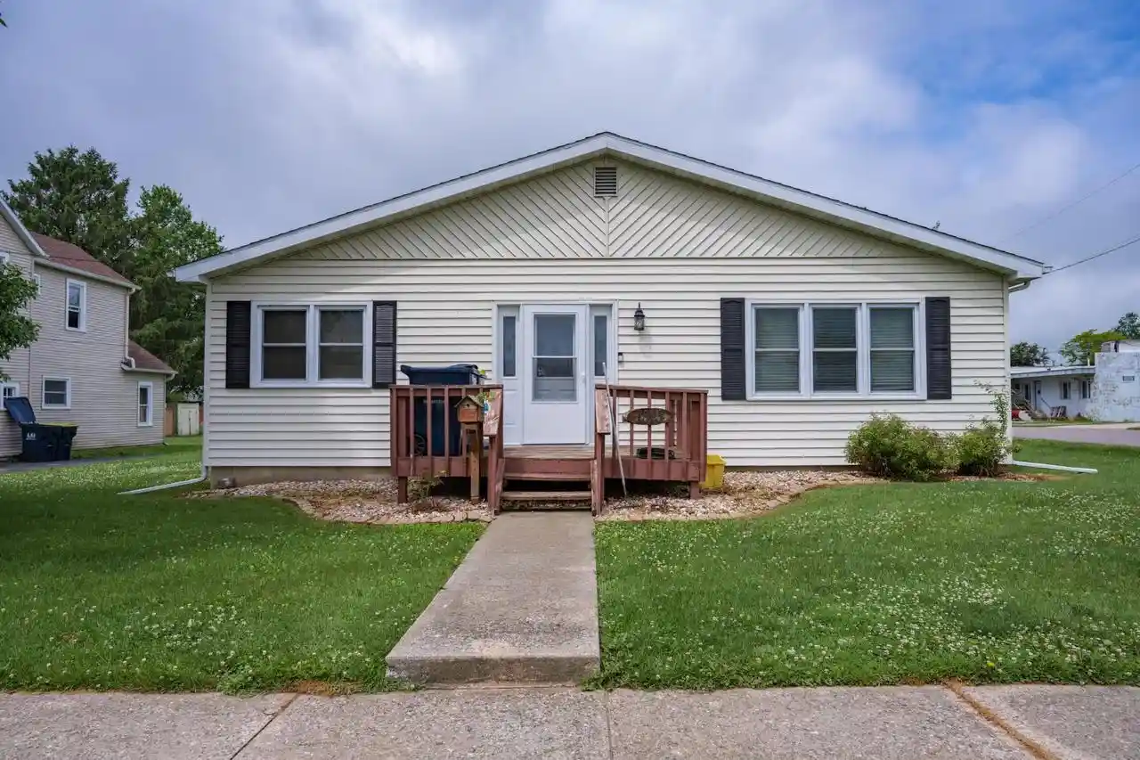 Homes for sale in Elroy, WI | 1313 2nd Main Street Street, Elroy, WI 53929 | MLS# 2025608