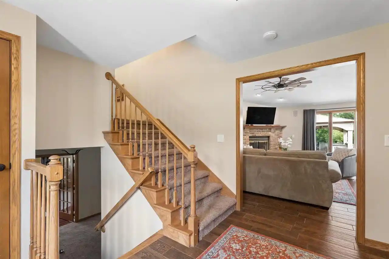5th image of 926 Millbrook Dr Dr, Neenah, WI 54956 | MLS# 50327244