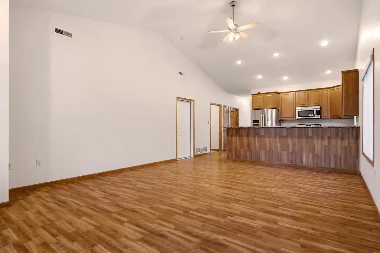 2nd image of 1321 Barson Pl Pl, Onalaska, WI 54650