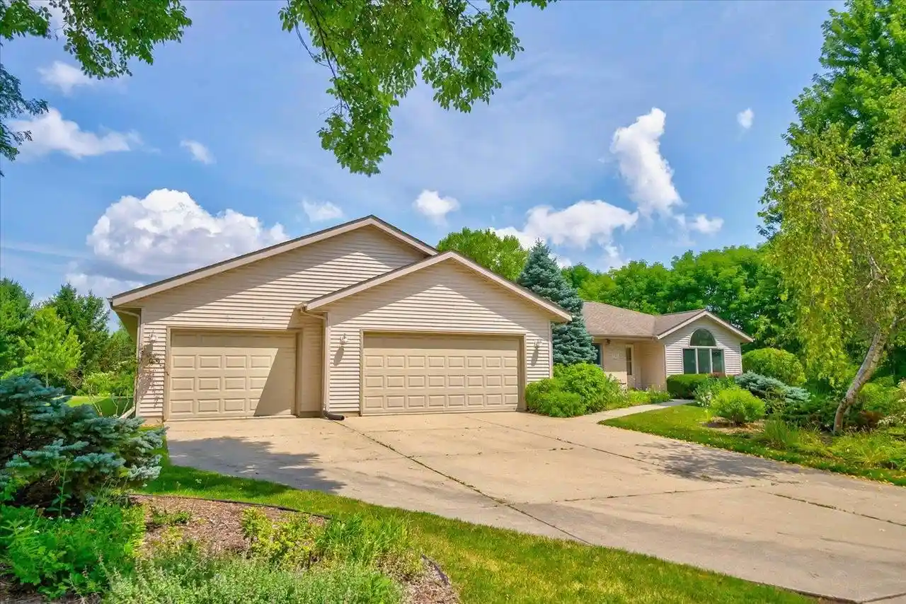 2nd image of 2 Snowflake Court Court, Madison, WI 53719 | MLS# 2025633