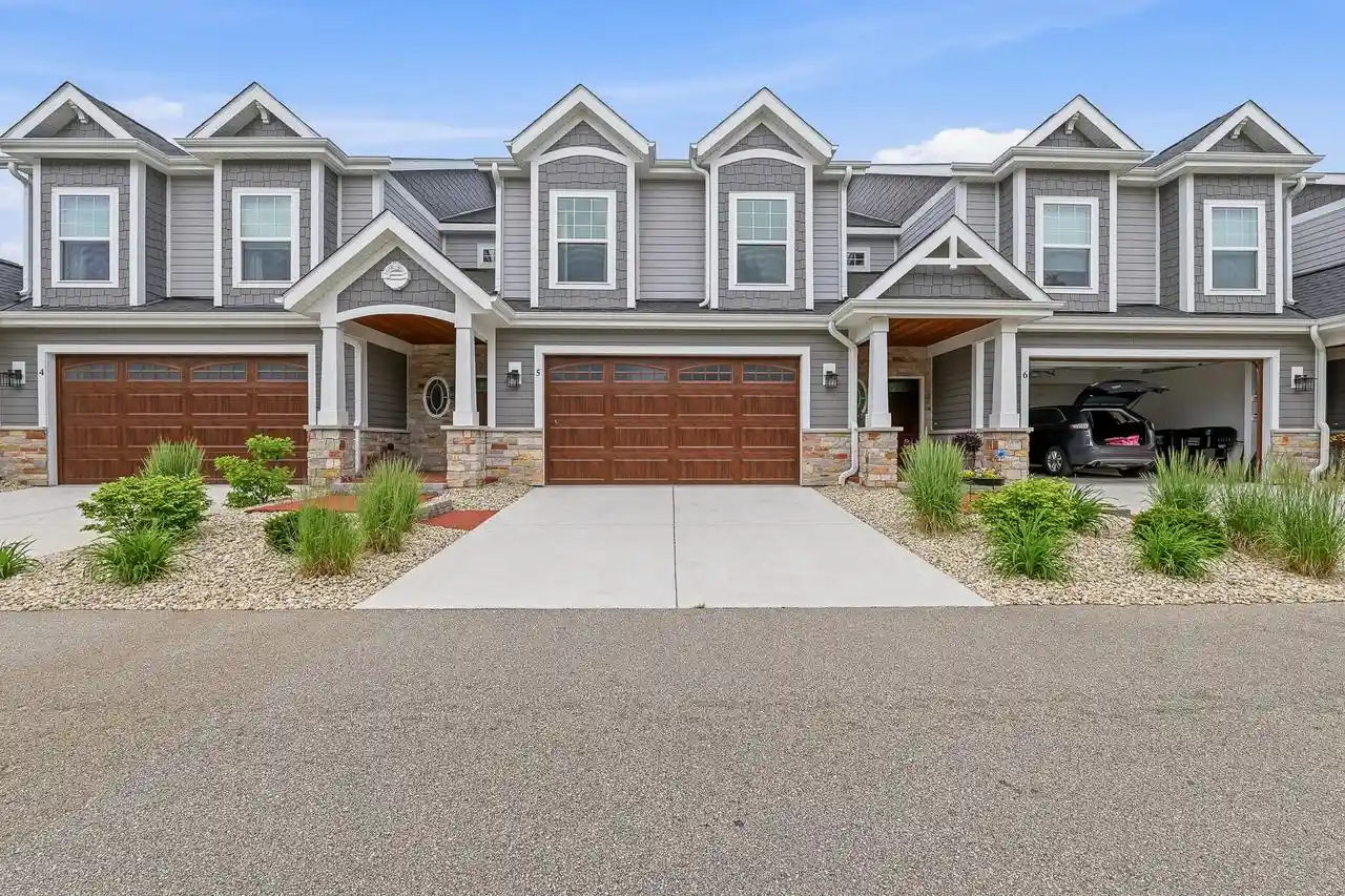 Homes for sale in Lake Mills, WI | 1204 S Main Street Street #5, Lake Mills, WI 53551 | MLS# 1966860