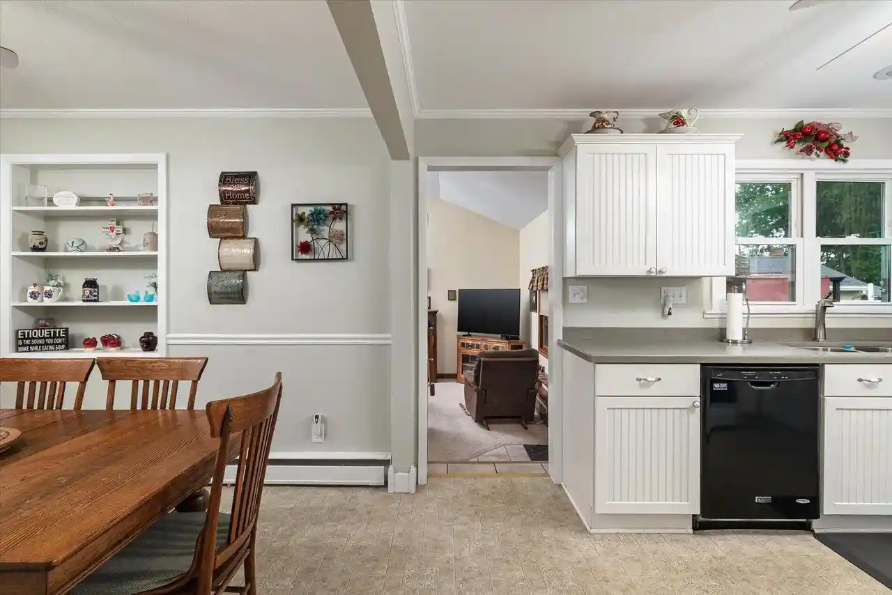 3rd image of 1003 Elm Street S Street S, La Crescent, MN 55947 | MLS# 1966863