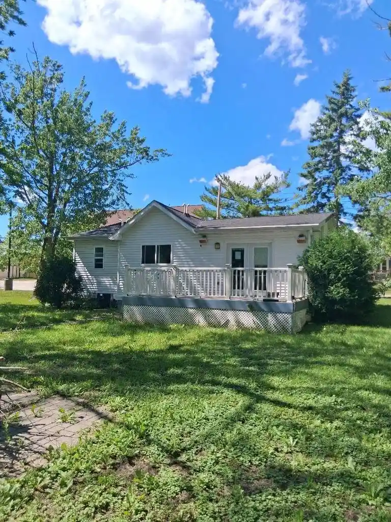 5th image of 310 Hickory Street Street, Pewaukee, WI 53072 | MLS# 2025636