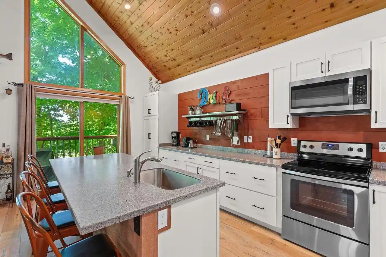 3rd image of S609 E Redstone Dr Dr, La Valle, WI 53941 | MLS# 2025647