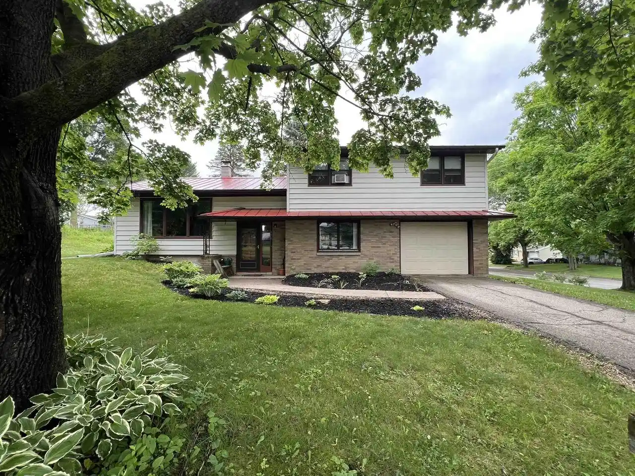 Homes for sale in Viroqua, WI | 323 Pine Street Street, Viroqua, WI 54665 | MLS# 2025649