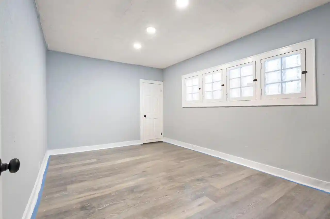 2nd image of 4266 W Highland Blvd Blvd, Milwaukee, WI 53208