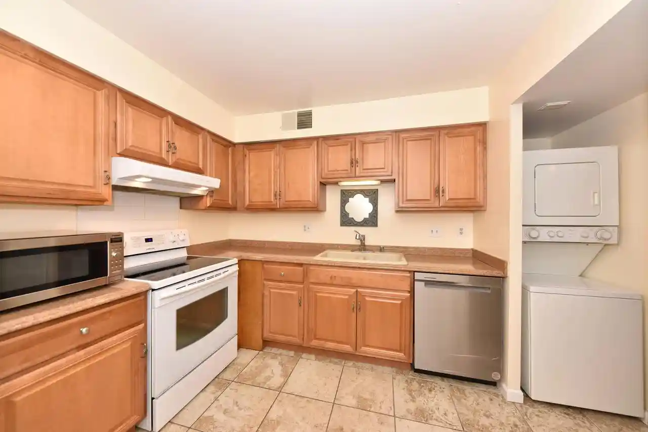 Photo 4 of Condo for sale at 3838 N Oakland Avenue Avenue #274, Milwaukee, WI 53211 | MLS# 1966877 | Listing updated on 2026-09-10
