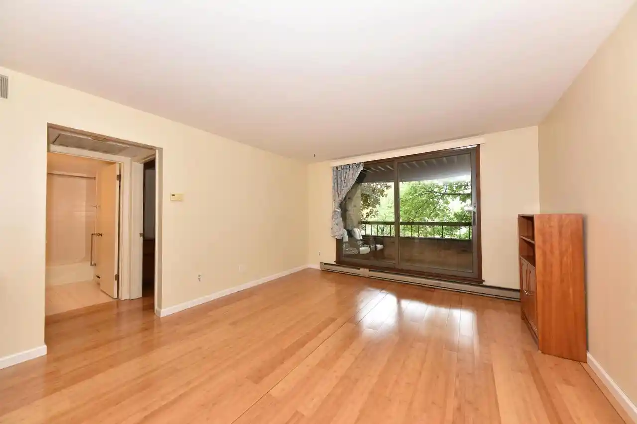 Listing Photo 2 - Condo for sale in building located at 3838 N Oakland Ave Ave, Shorewood, WI 53211 - Unit #274