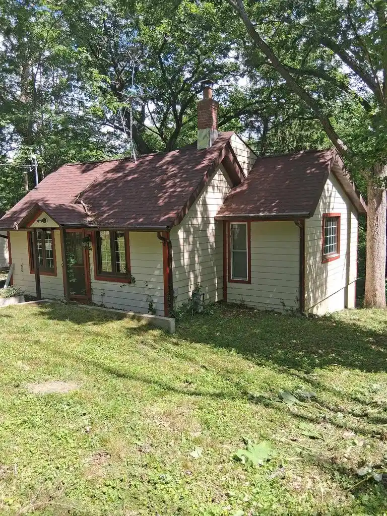 Photo 1 of Single family home for sale at W8846 Hickory Dr Dr, Delavan, WI 53115 | MLS# 2025654 | Listing updated on 2026-09-13