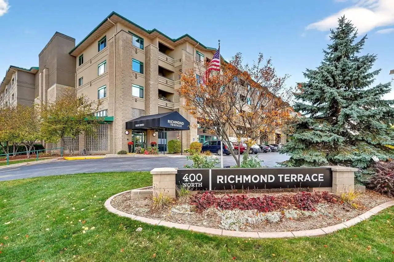Homes for sale in Appleton, WI | 400 N Richmond St St, Appleton, WI 54911