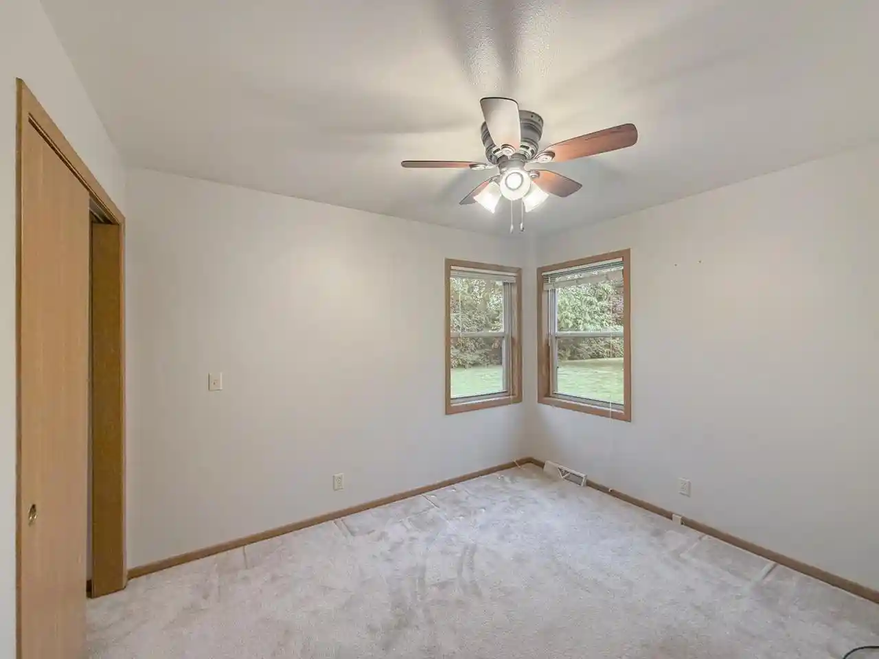 2nd image of 468 Pine Tree Dr Dr, Fond Du Lac, WI 54935