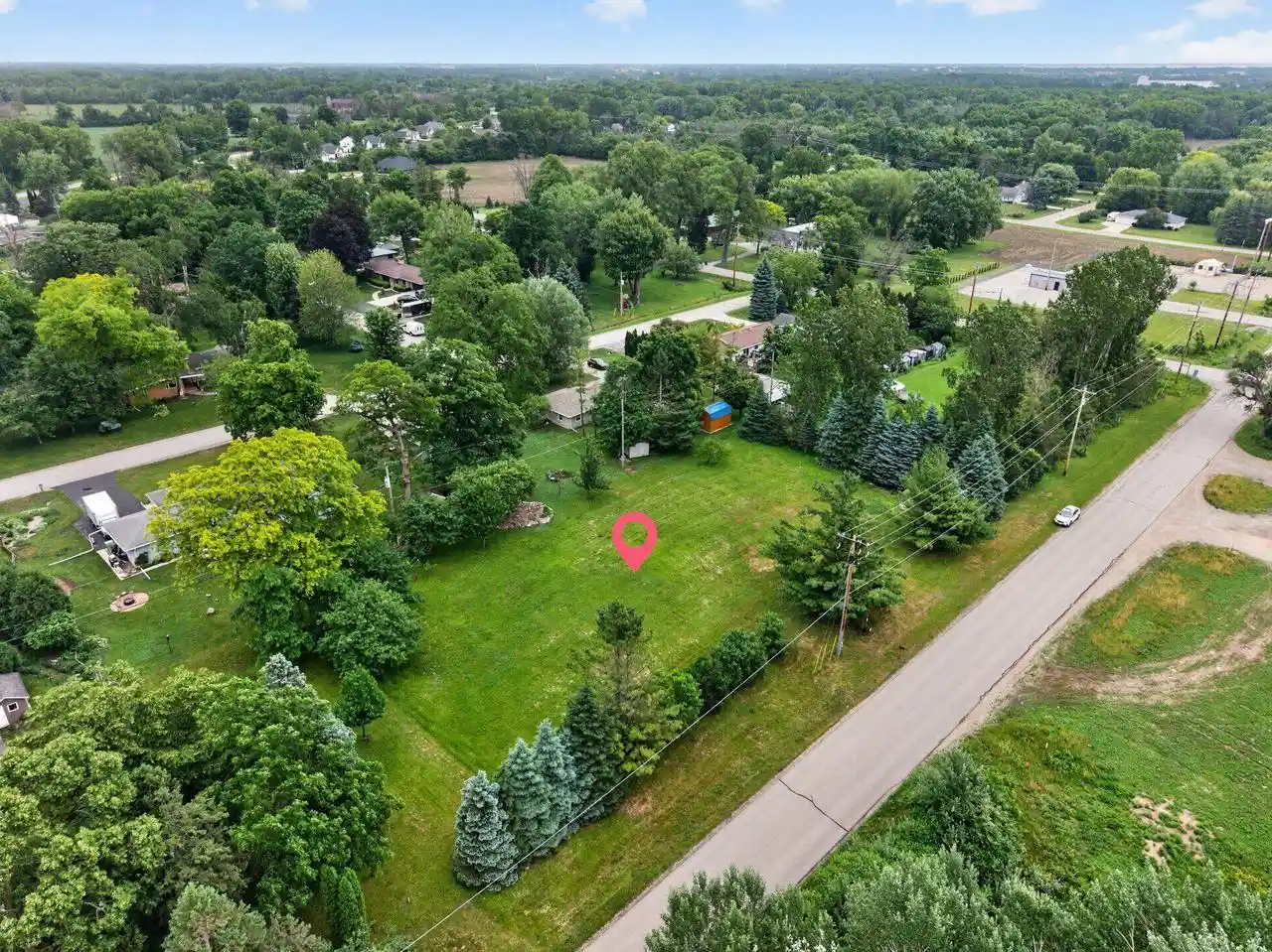 Homes for sale in Neenah, WI | 2520 Breezewood Lane Lane, Neenah, WI 54956 | MLS# 50327315