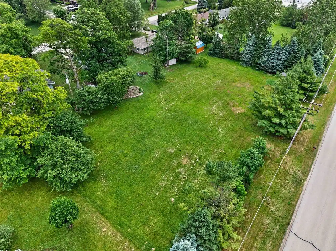 Homes for sale in Neenah, WI | 2520 Breezewood Lane Lane, Neenah, WI 54956 | MLS# 50327315