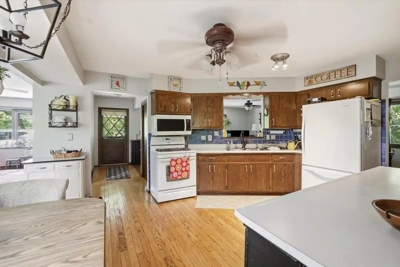 20th image of S85w30520 Stoneridge Dr Dr, Mukwonago, WI 53149 | MLS# 1966917