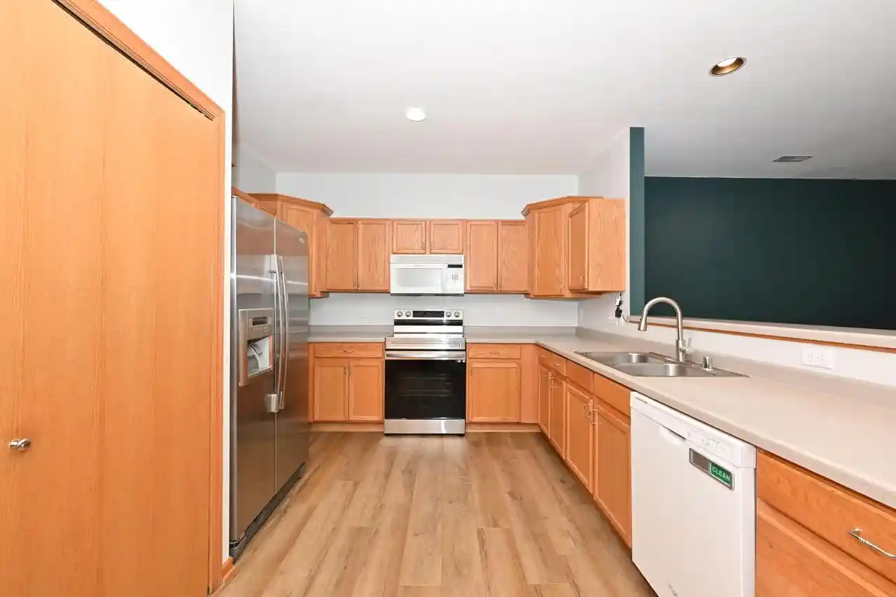 3rd image of W241N2533 E Parkway Meadows Circle Circle #2, Pewaukee, WI 53072 | MLS# 1966924