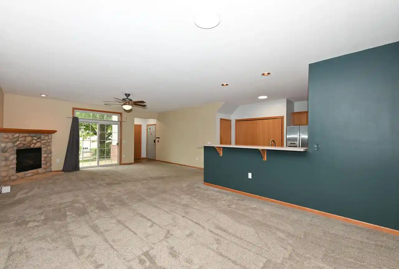 2nd image of W241n2533 E Pkwy Mdws Cir Cir, Pewaukee, WI 53072