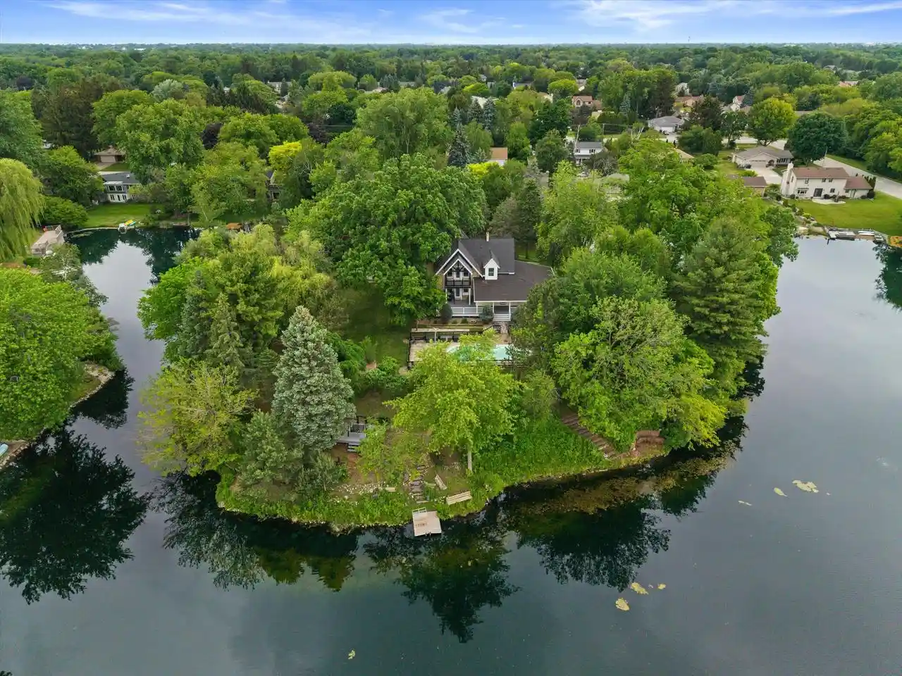 Photo 3 of Single family home for sale at 3609 Waterbury Lane Lane, Racine, WI 53403 | MLS# 1966952 | Listing updated on 2026-07-21