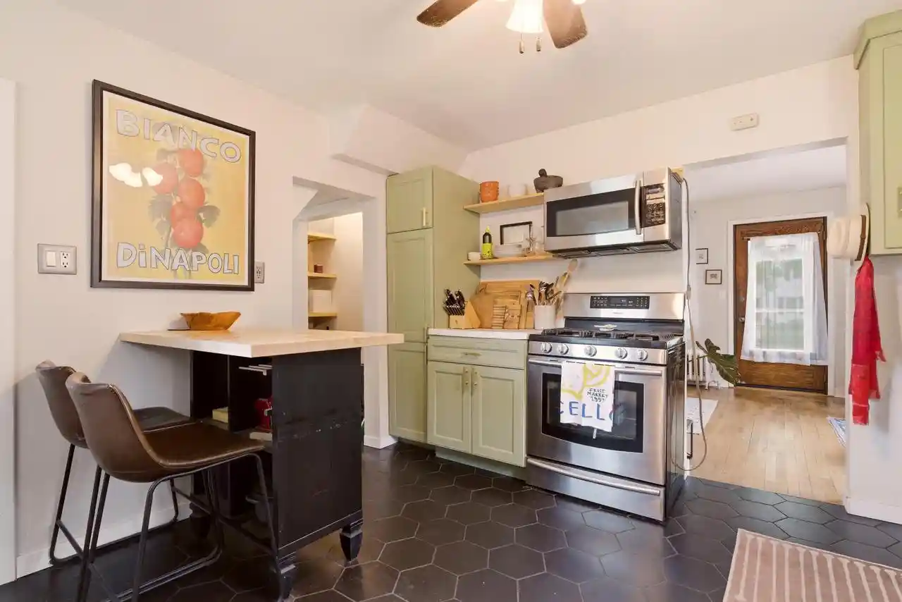 3rd image of 410 21St Street S Street S, La Crosse, WI 54601 | MLS# 1966958