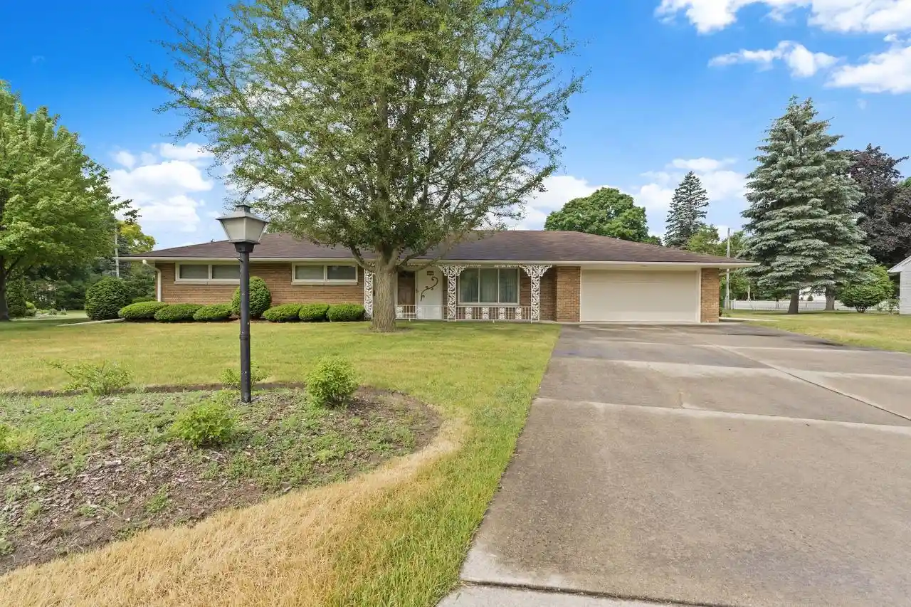Homes for sale in Thiensville, WI | 409 Vernon Avenue Avenue, Thiensville, WI 53092 | MLS# 1966973