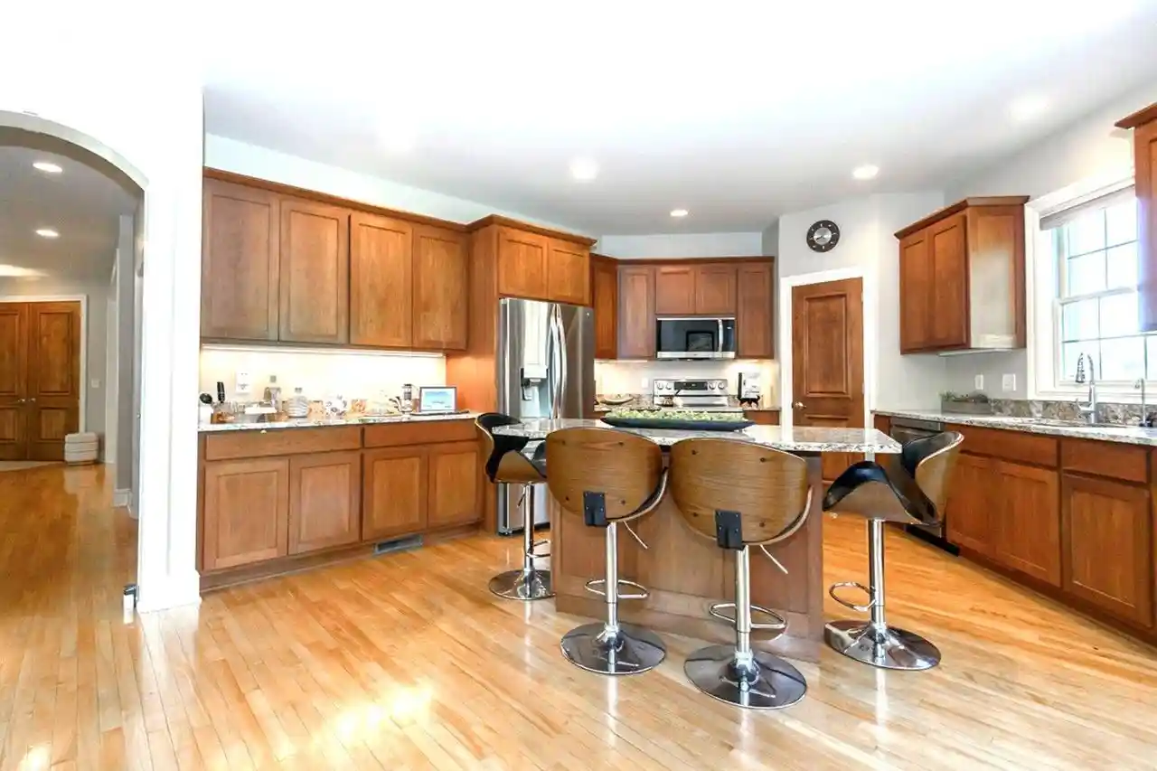 3rd image of 10935 N Oriole Lane Lane, Mequon, WI 53092 | MLS# 1966986