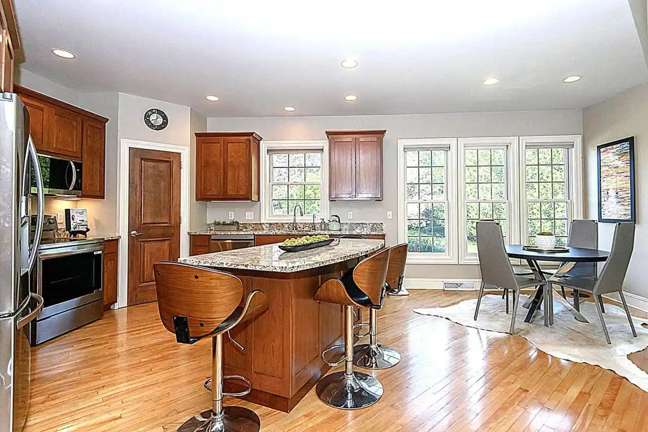 4th image of 10935 N Oriole Lane Lane, Mequon, WI 53092 | MLS# 1966986