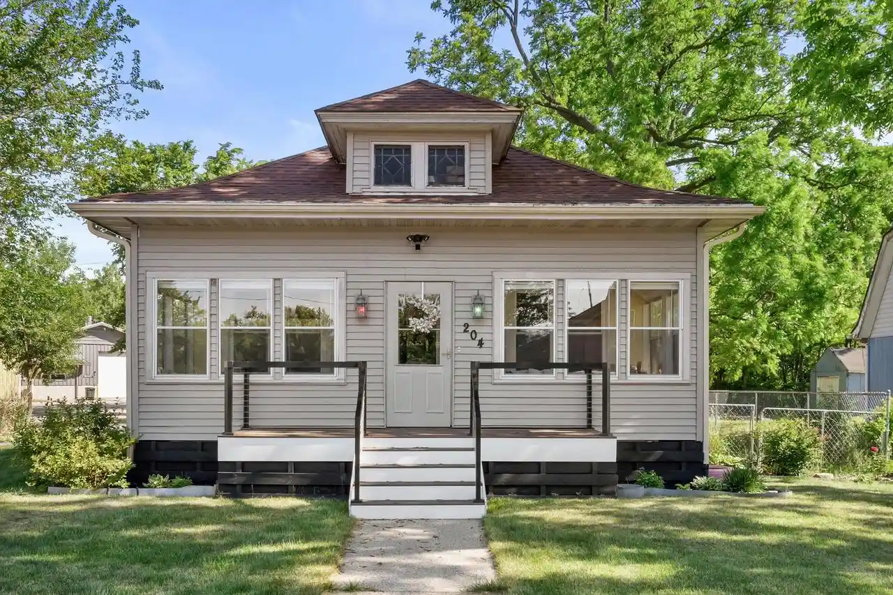 Homes for sale in Silver Lake, WI | 204 E North Street Street, Silver Lake, WI 53170 | MLS# 1966988
