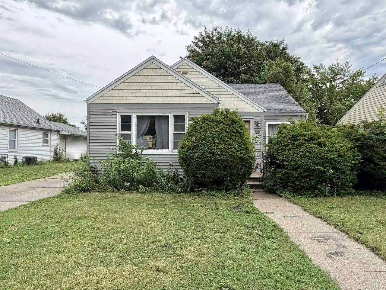 Homes for sale in Beloit, WI | 1127 Cleveland Street Street, Beloit, WI 53511 | MLS# 2025711