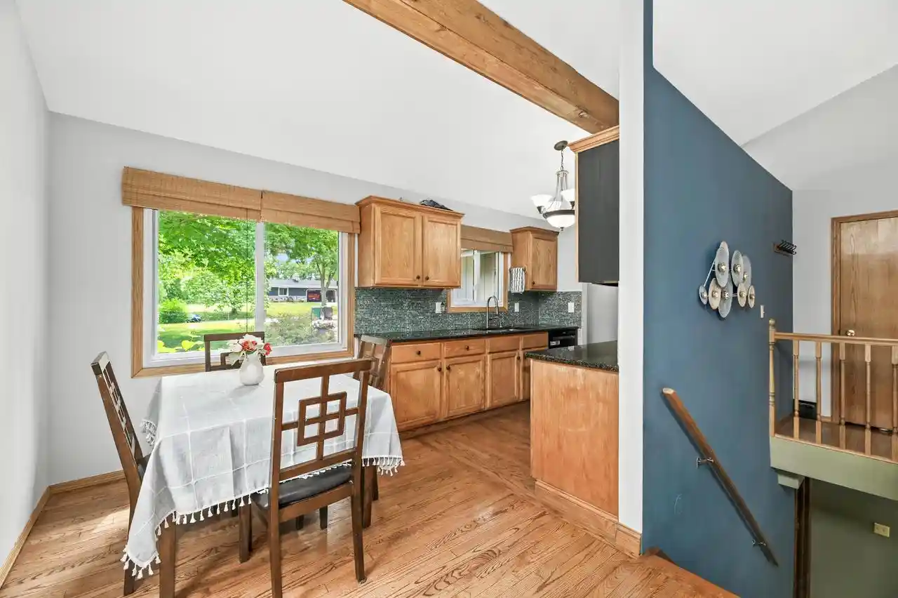 4th image of W277S8435 Riverview Dr Dr, Mukwonago, WI 53149 | MLS# 1967039
