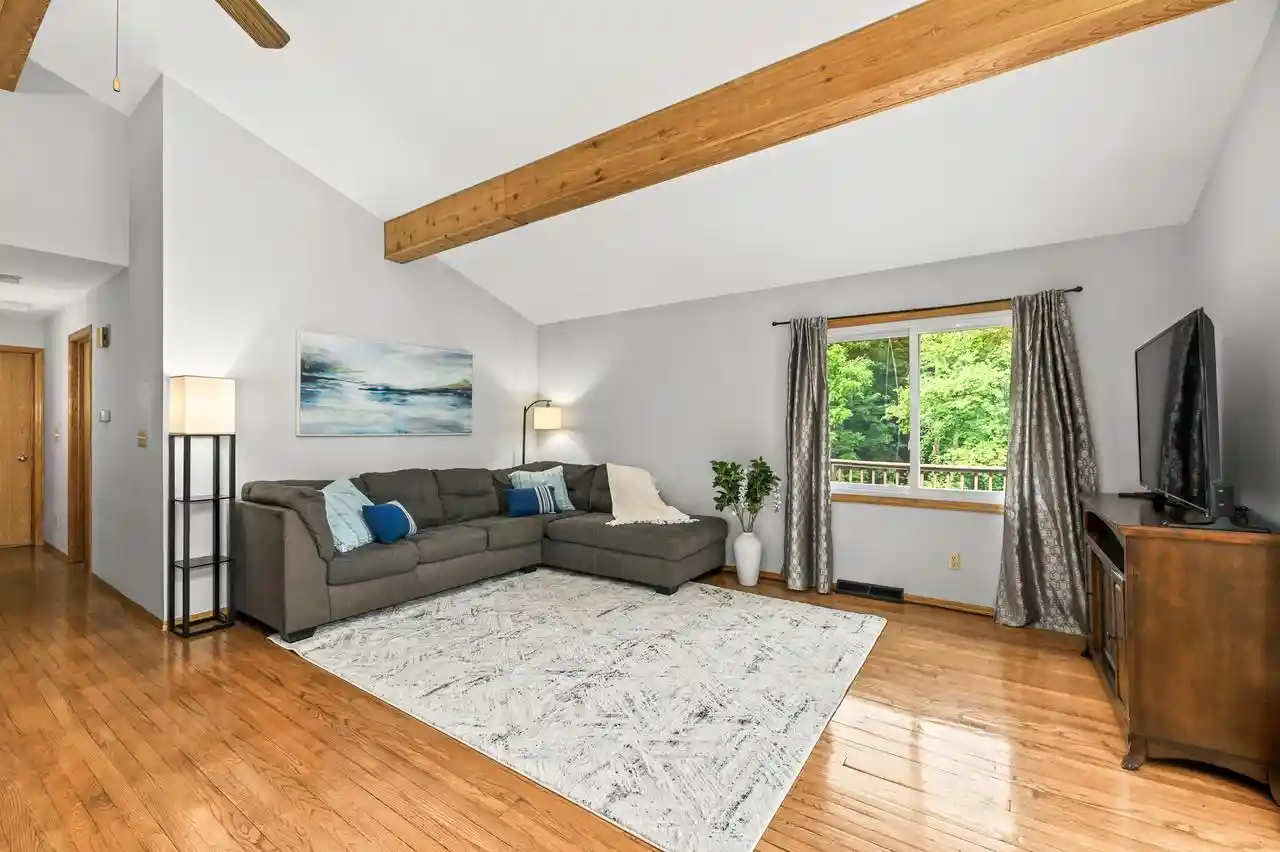5th image of W277S8435 Riverview Dr Dr, Mukwonago, WI 53149 | MLS# 1967039