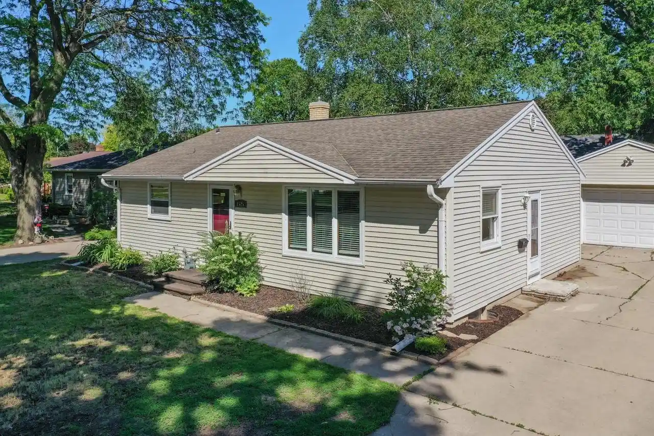 1st image of 1525 Gross Avenue Avenue, Green Bay, WI 54304 | MLS# 50327329