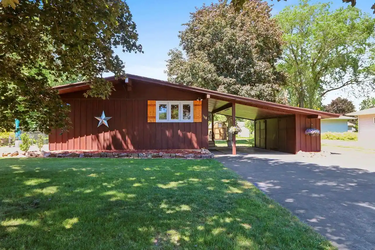 Homes for sale in Winneconne, WI | 118 N 8th Avenue Avenue, Winneconne, WI 54986 | MLS# 50327346