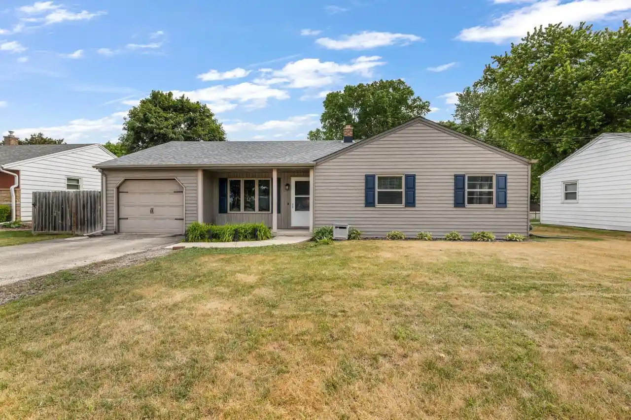 Homes for sale in Slinger, WI | 218 E Washington Street Street, Slinger, WI 53086 | MLS# 1967062