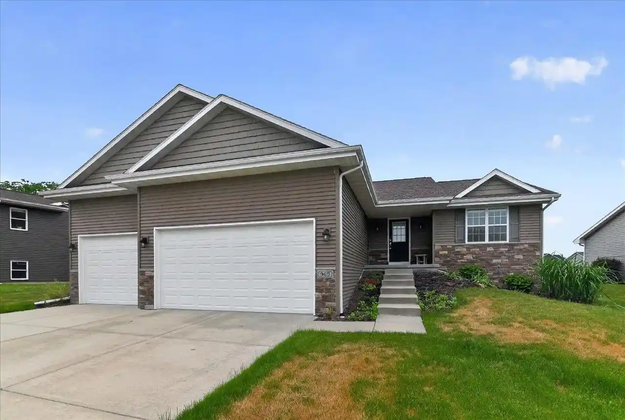 1st image of 965 N Perry Parkway Parkway, Oregon, WI 53575 | MLS# 2025719