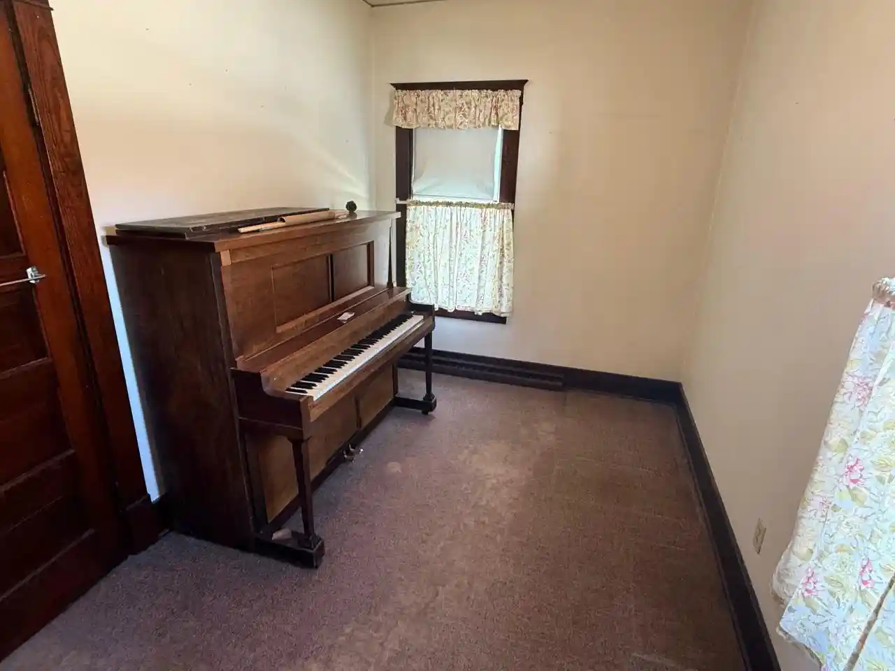 Homes for sale in Clintonville, WI | 27 E 14Th Street Street, Clintonville, WI 54929 | MLS# 50327365