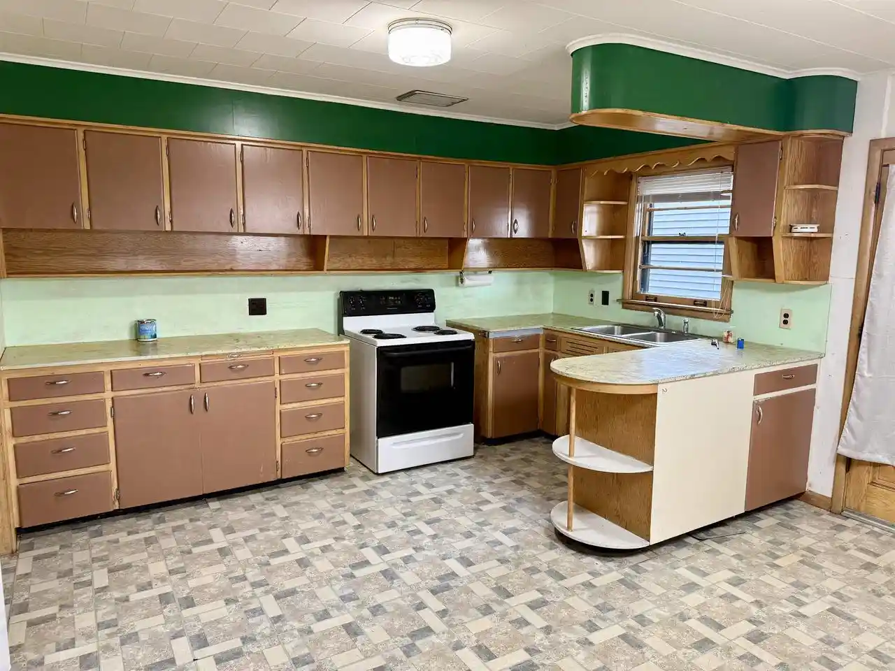Homes for sale in Phillips, WI | 346 S Lake Avenue Avenue, Phillips, WI 54555 | MLS# 22602673