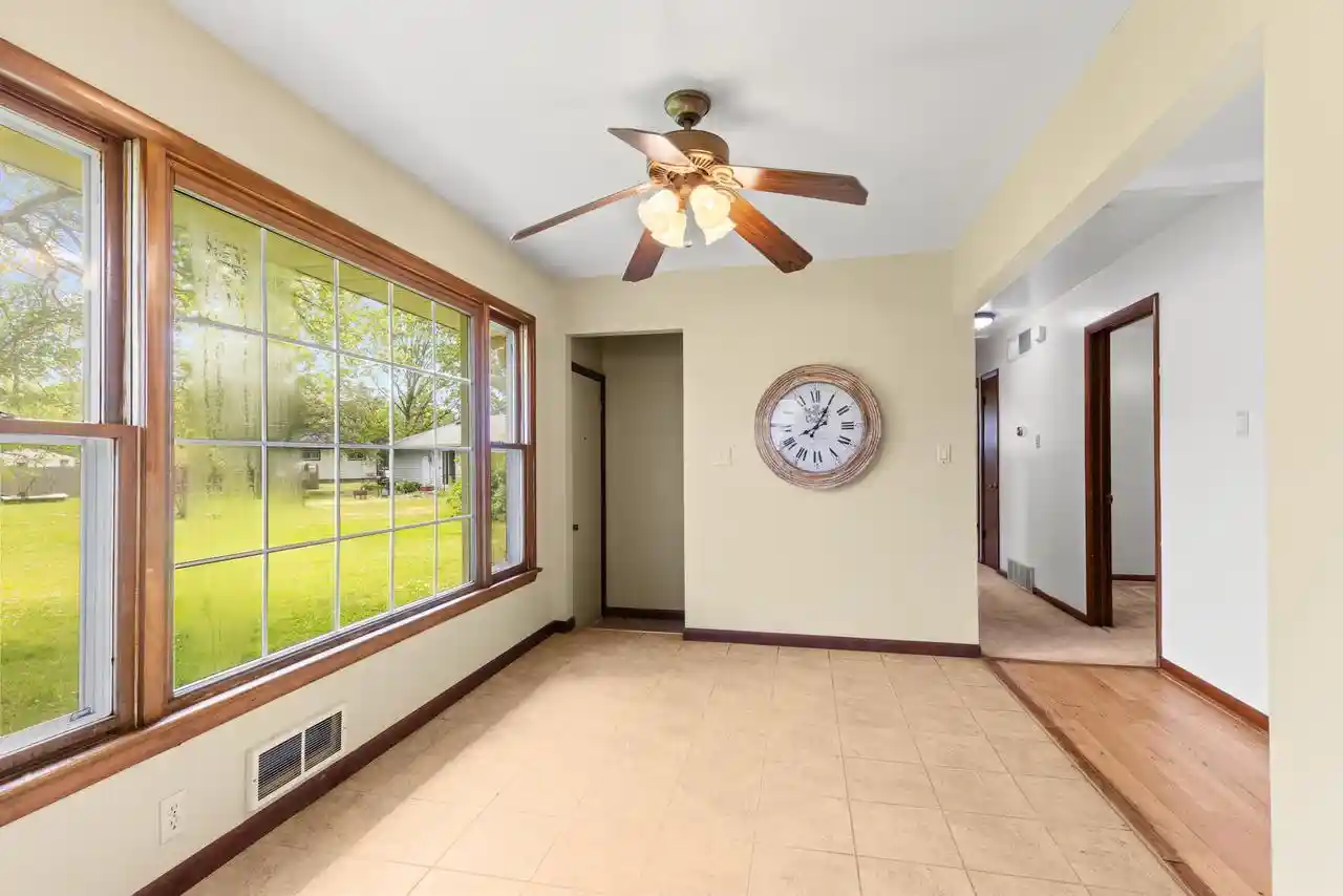 2nd image of 3301 E Carol Court Court, Oak Creek, WI 53154 | MLS# 1967077