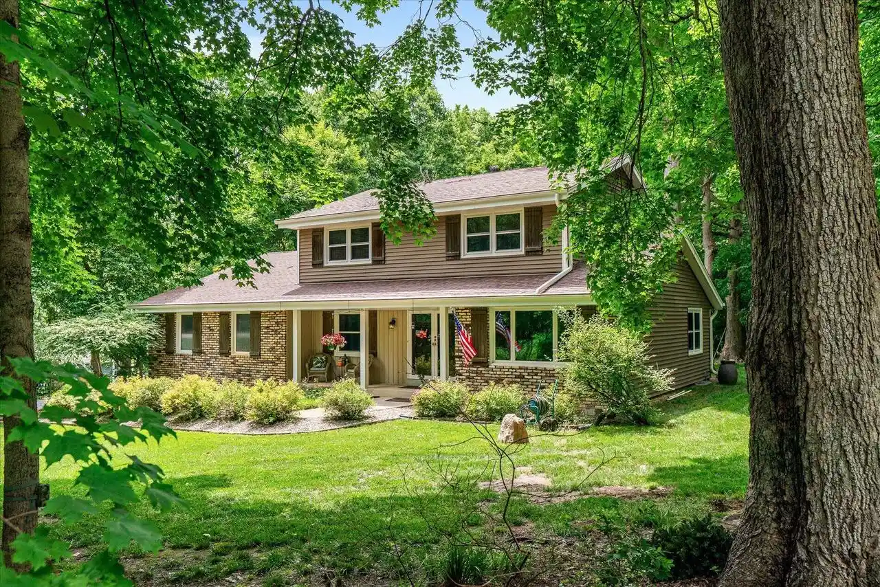 1st image of W254n9301 Bittersweet Dr Dr, Sussex, WI 53089 | MLS# 1967072