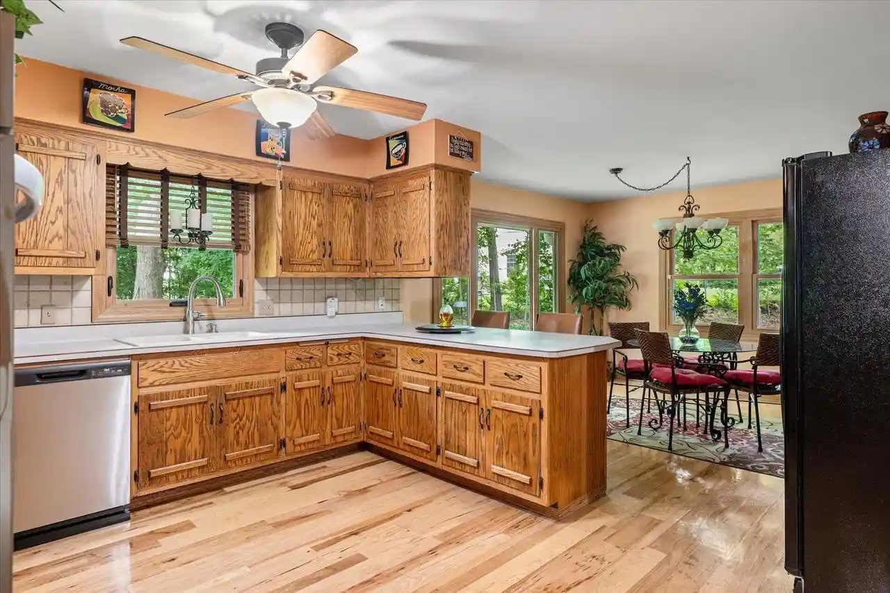 3rd image of W254N9301 Bittersweet Dr Dr, Sussex, WI 53089 | MLS# 1967072