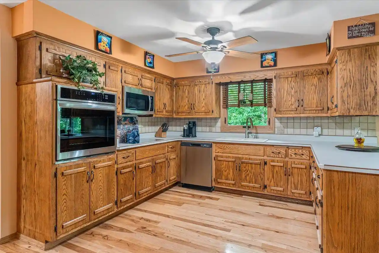 4th image of W254N9301 Bittersweet Dr Dr, Sussex, WI 53089 | MLS# 1967072