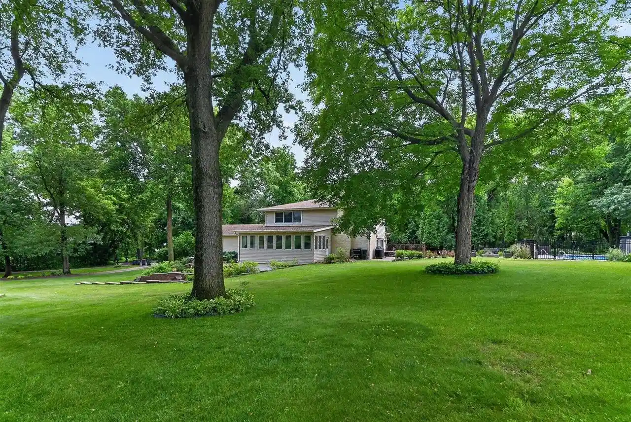 Photo 3 of Single family home for sale at 3924 S Meadow Dr Dr, Middleton, WI 53562 | MLS# 2025727 | Listing updated on 2026-10-06