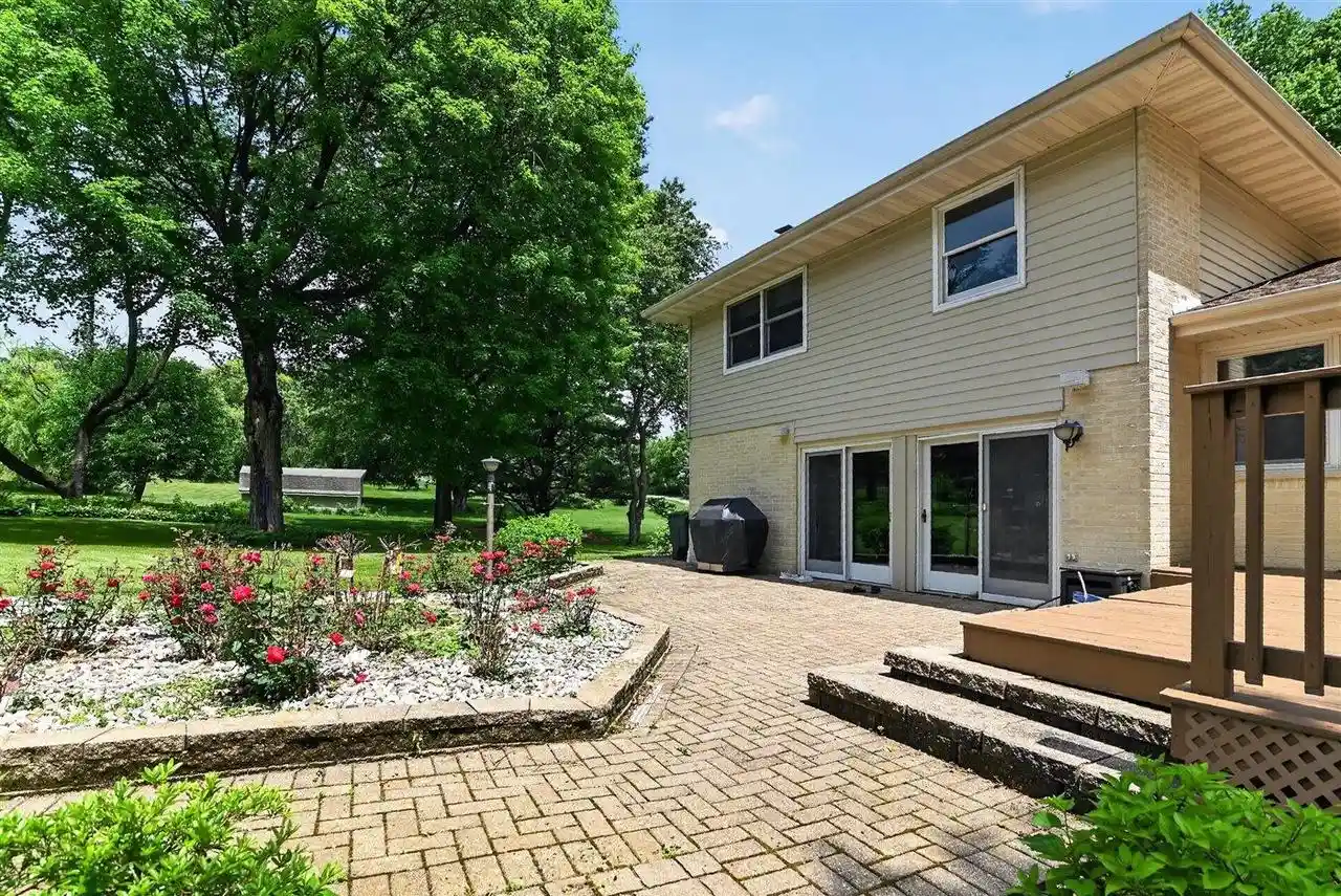 Photo 4 of Single family home for sale at 3924 S Meadow Dr Dr, Middleton, WI 53562 | MLS# 2025727 | Listing updated on 2026-10-06