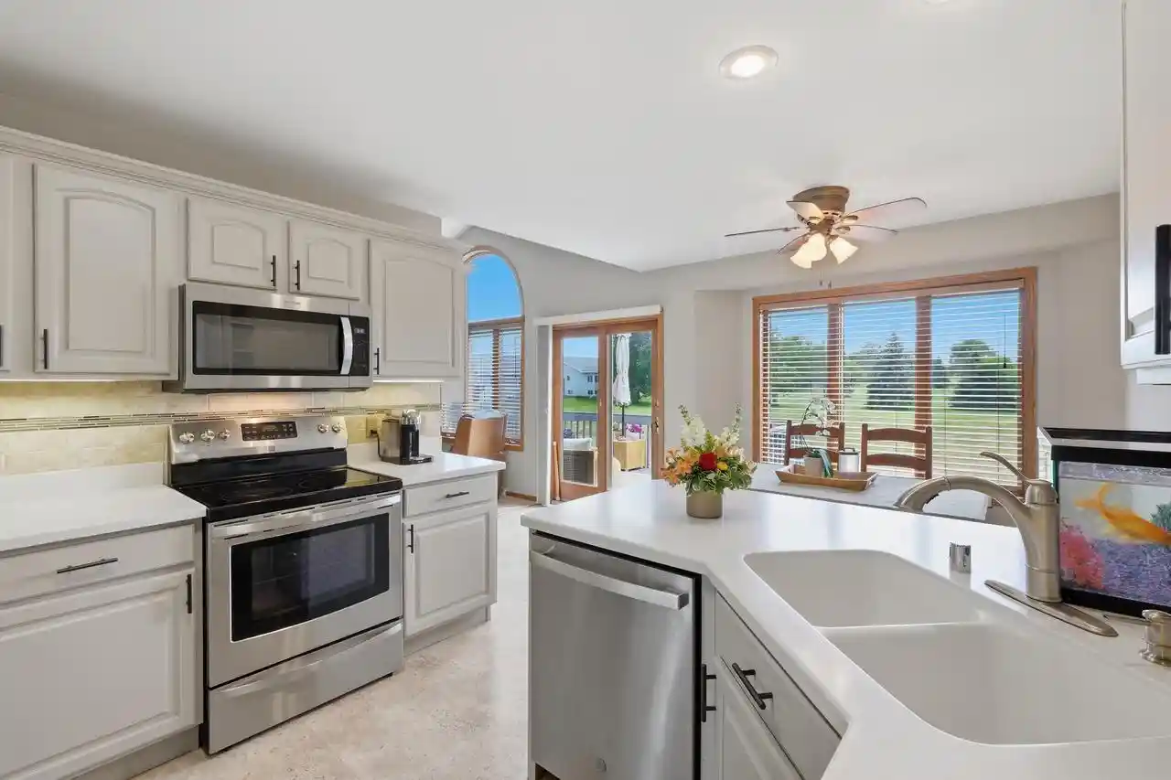 3rd image of 376 Concord Dr Dr, Oregon, WI 53575 | MLS# 2025726