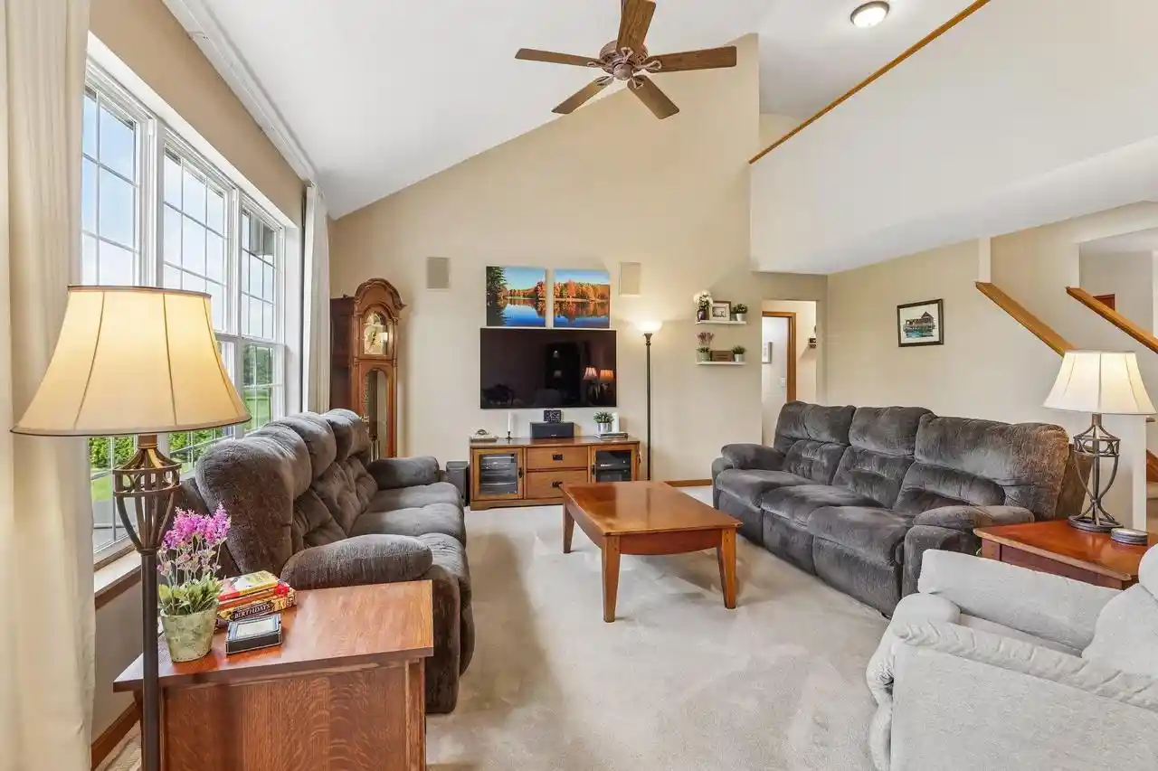 2nd image of 1085 Hillebrand Dr Dr, Jefferson, WI 53549 | MLS# 2025731