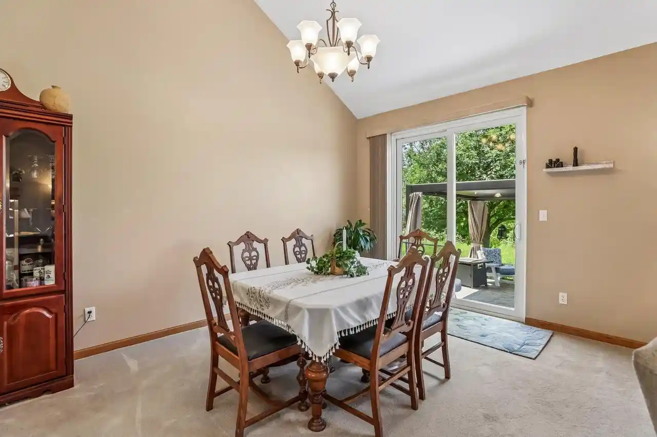 5th image of 1085 Hillebrand Dr Dr, Jefferson, WI 53549 | MLS# 2025731