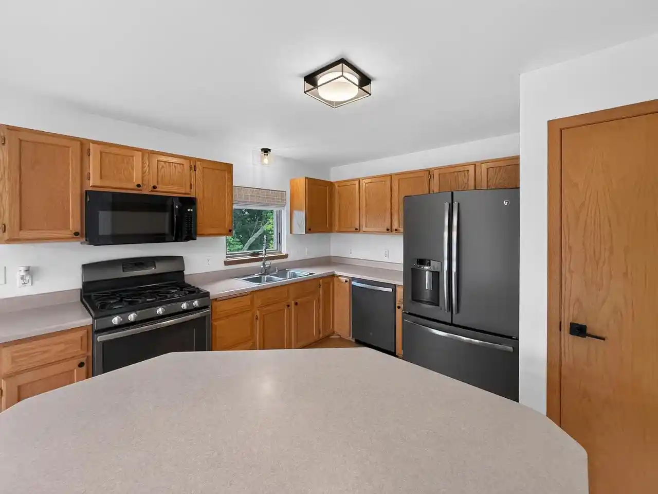 4th image of 932 Vista Ridge Dr Dr, Mount Horeb, WI 53572 | MLS# 2025733