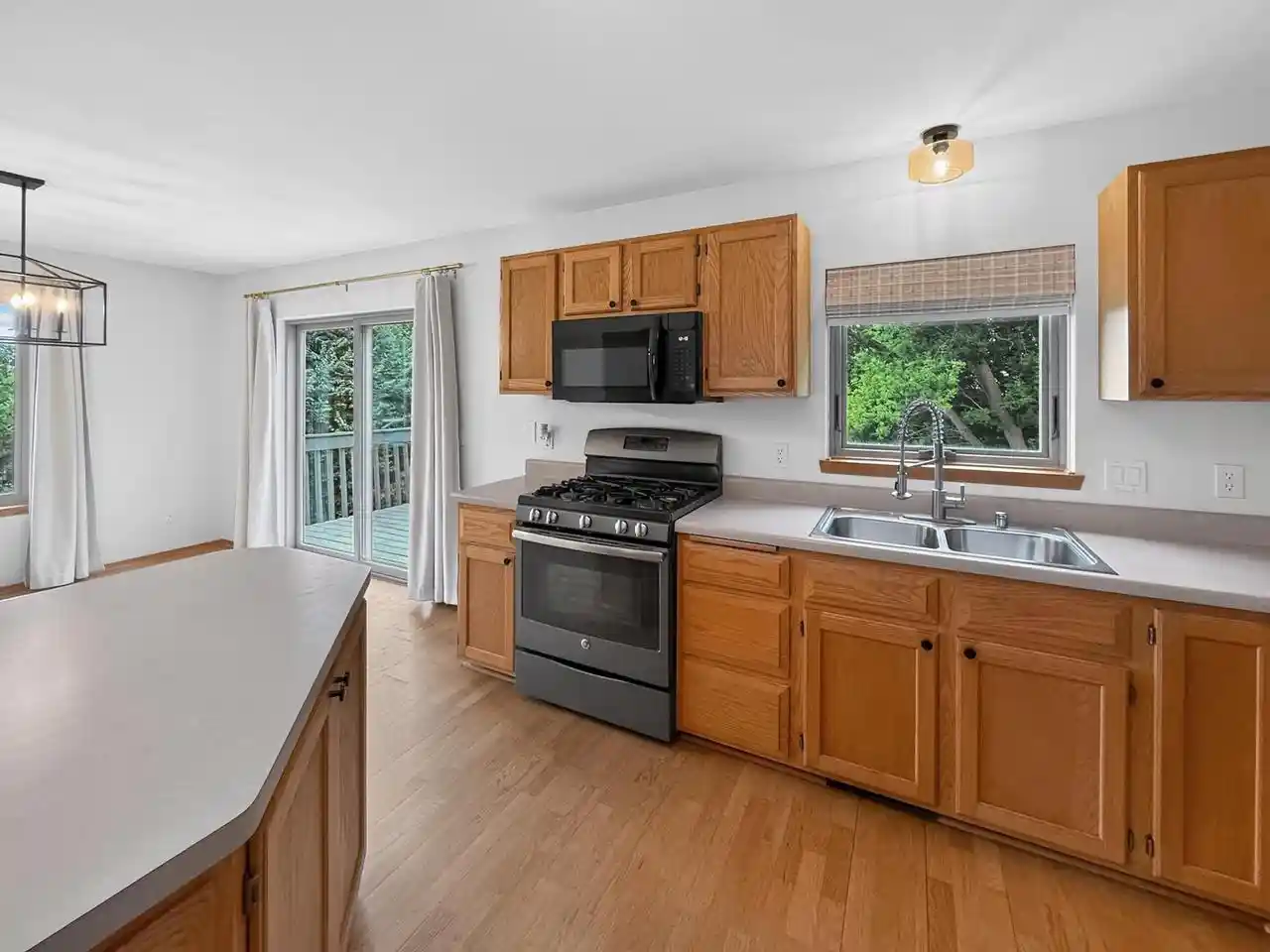 5th image of 932 Vista Ridge Dr Dr, Mount Horeb, WI 53572 | MLS# 2025733